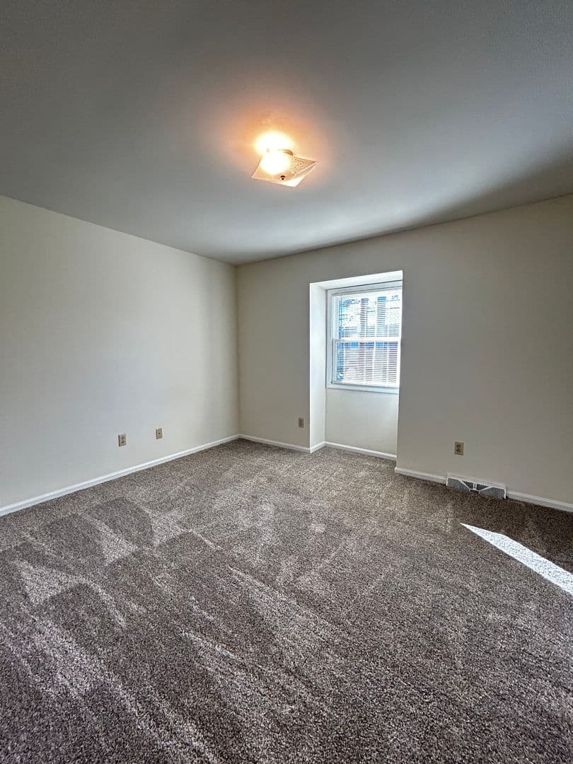 Richmond Apartment: 257 Maryland dr