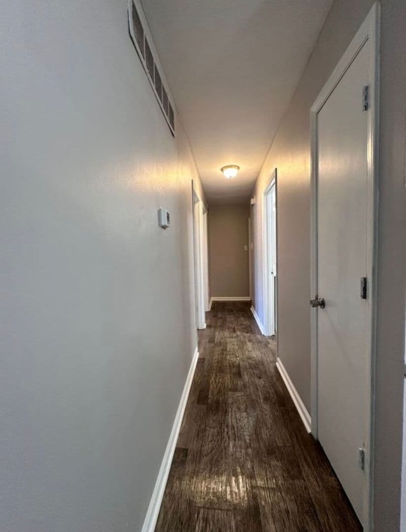Versailles Apartment: 147 Dan Drive