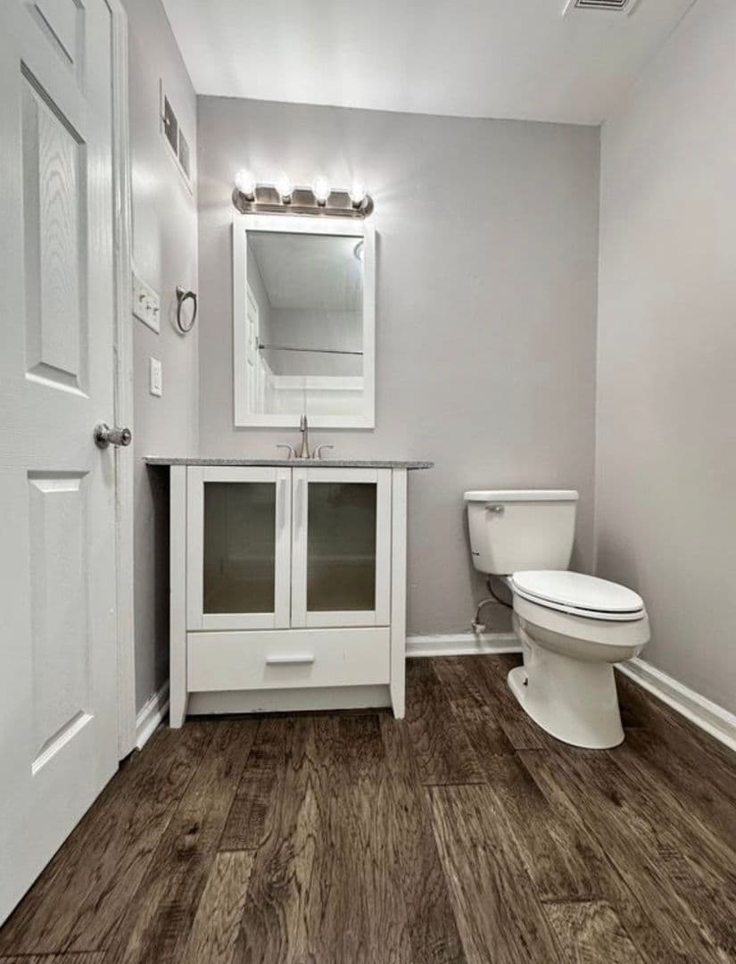 Versailles Apartment: 147 Dan Drive