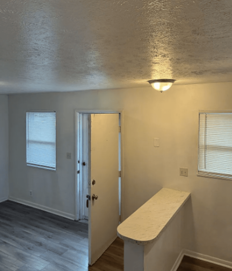 Louisville Apartment: 4115 Pinecroft Drive