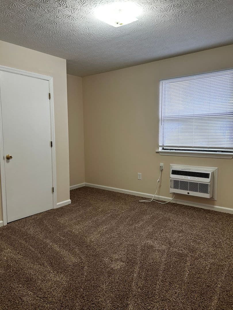 Richmond Apartment: 384 Gibson Lane