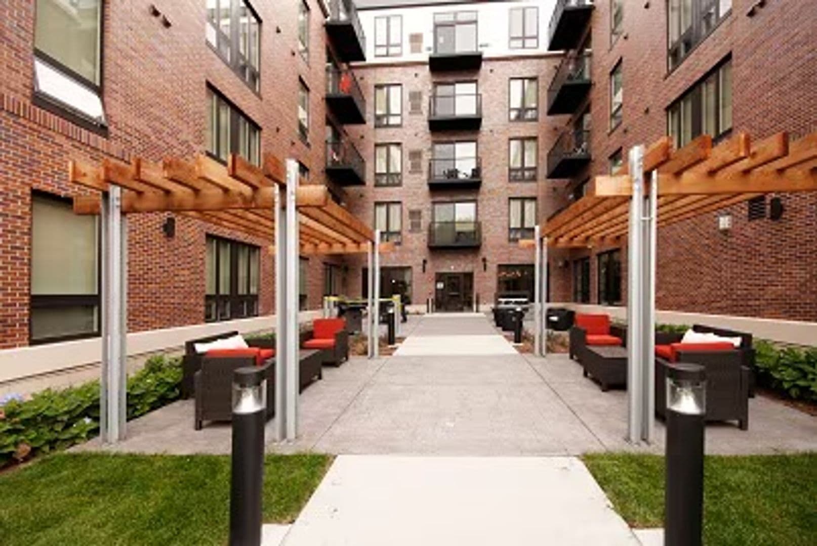 Minneapolis Apartment: 711 4th St SE