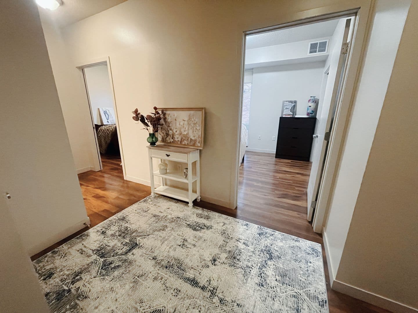 Minneapolis Apartment: 711 4th St SE