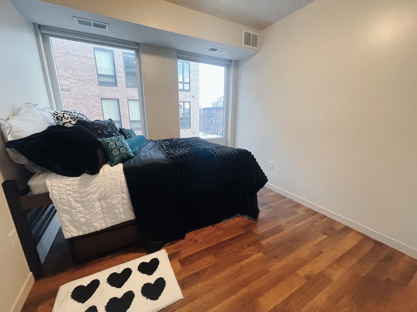 Minneapolis Apartment: 711 4th St SE