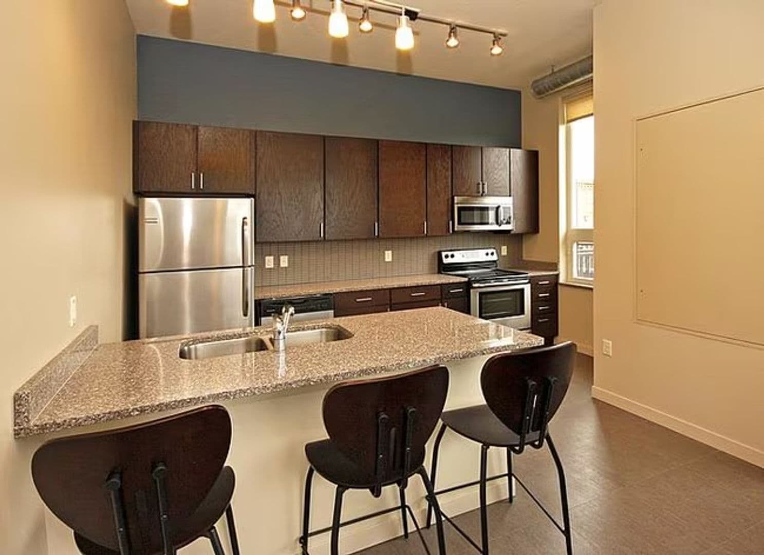 Minneapolis Apartment: 711 4th St SE