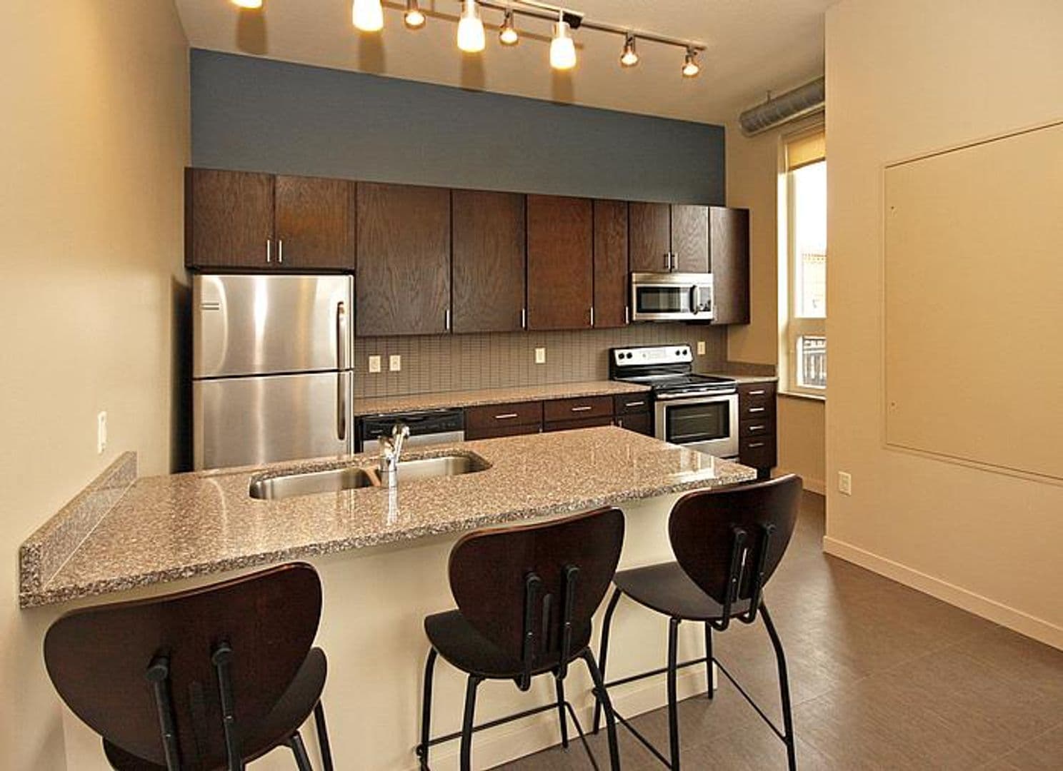 Minneapolis Apartment: 711 4th St SE