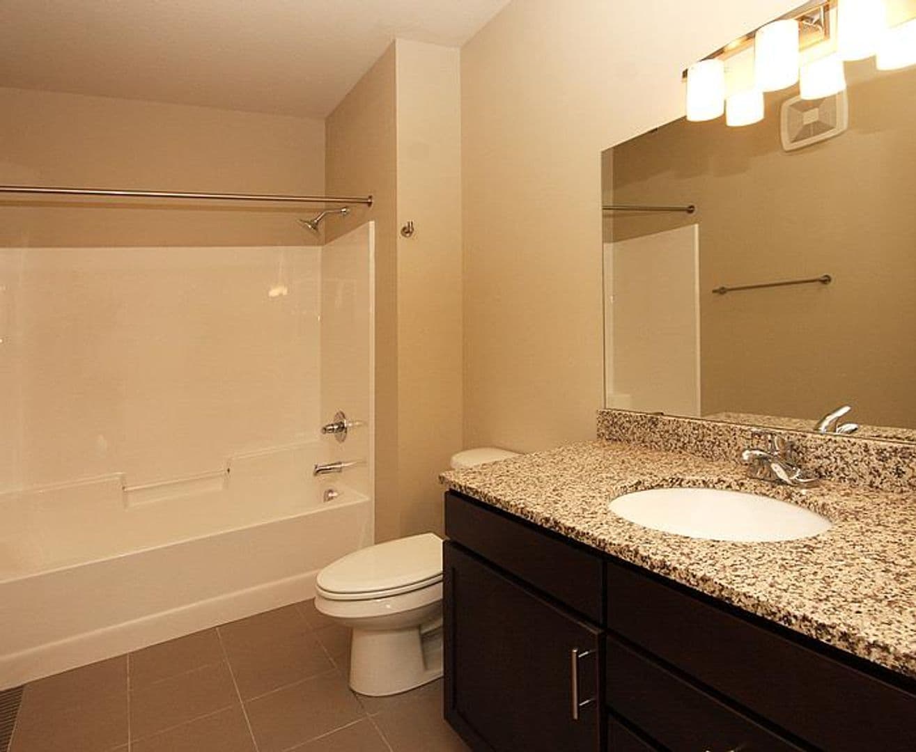 Minneapolis Apartment: 711 4th St SE