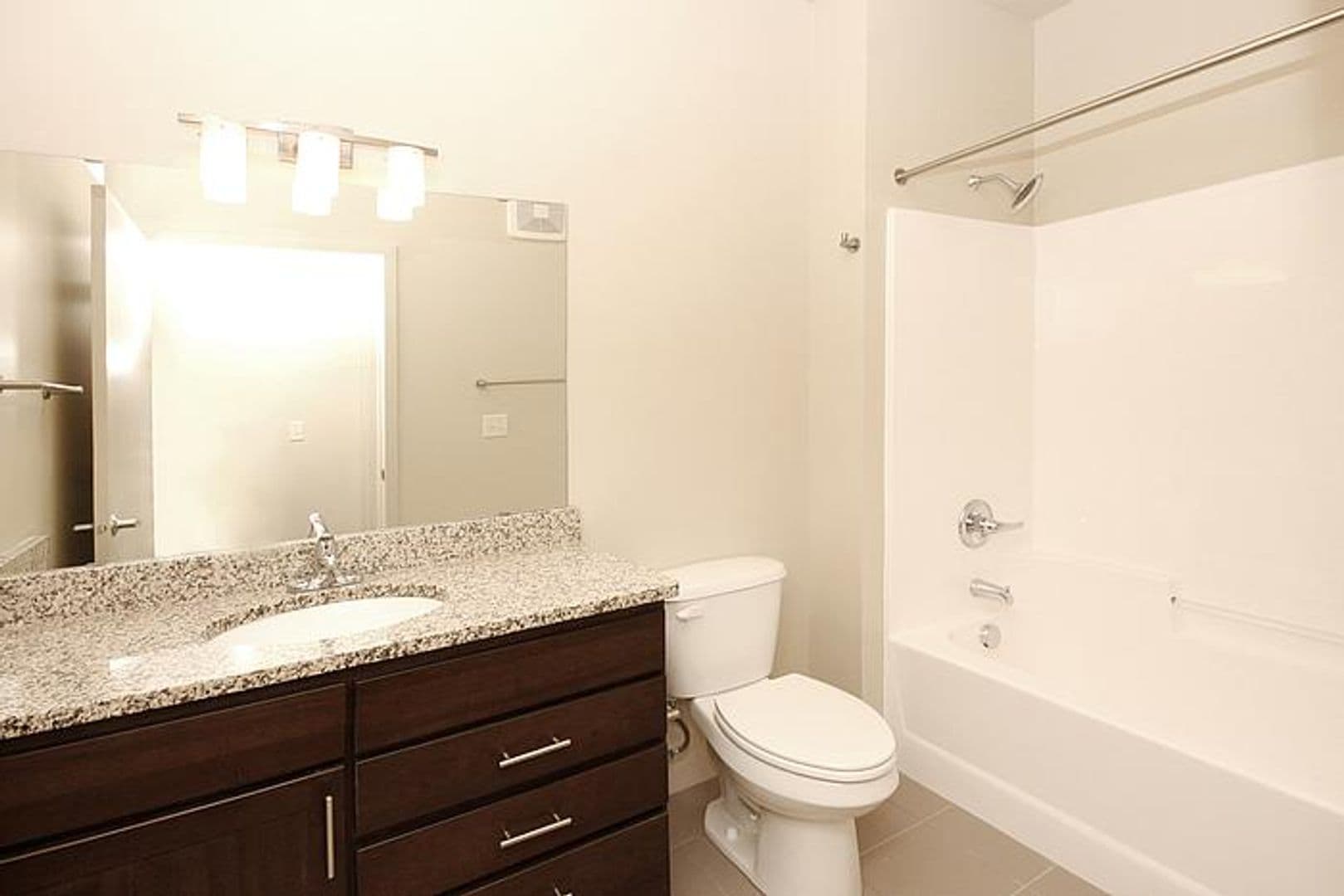 Minneapolis Apartment: 711 4th St SE