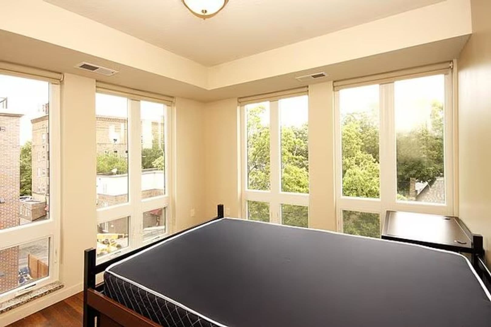 Minneapolis Apartment: 711 4th St SE