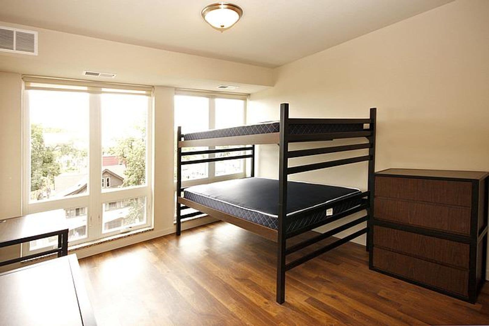Minneapolis Apartment: 711 4th St SE