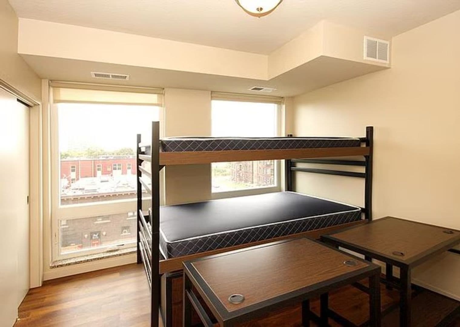 Minneapolis Apartment: 711 4th St SE