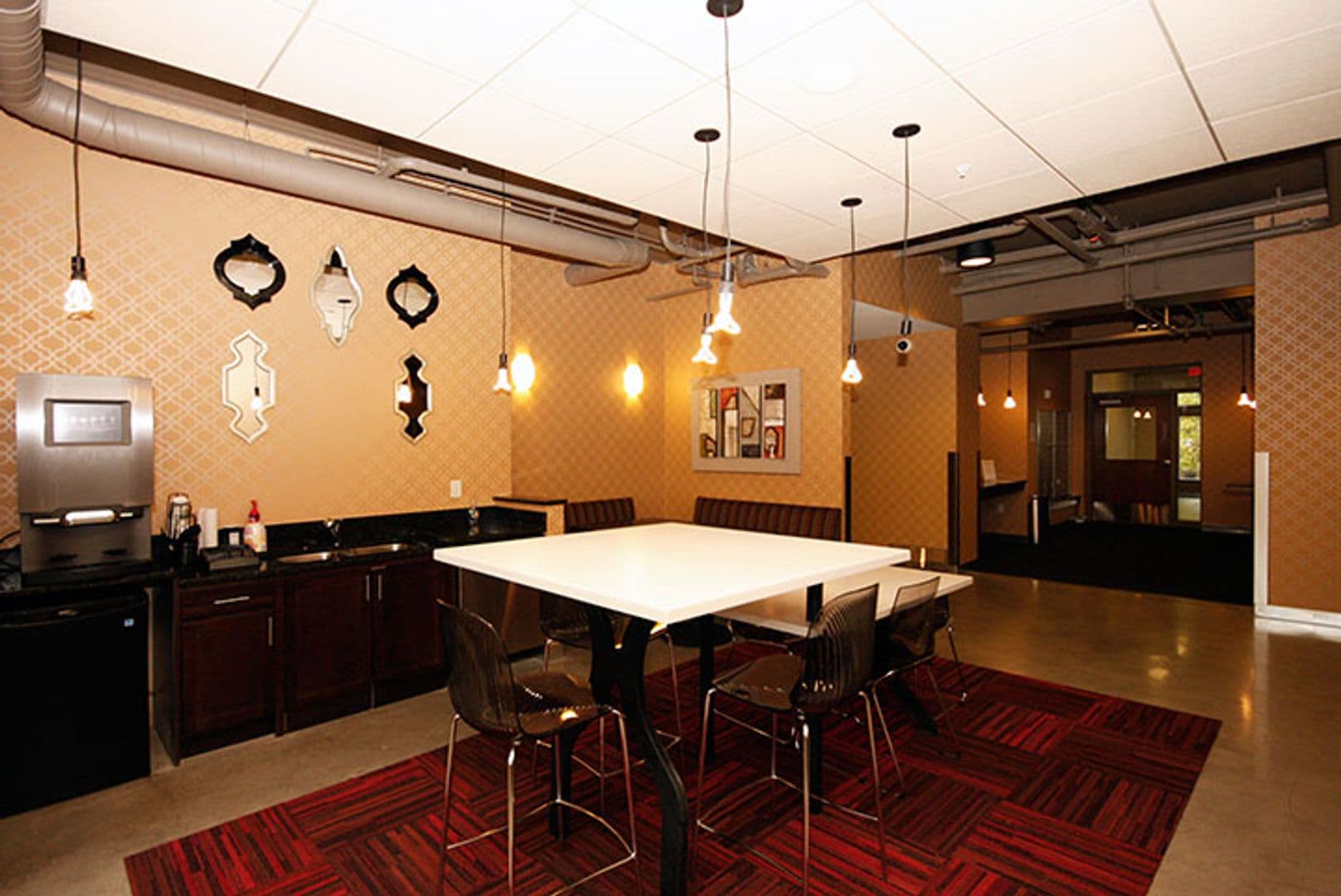 Minneapolis Apartment: 711 4th St SE