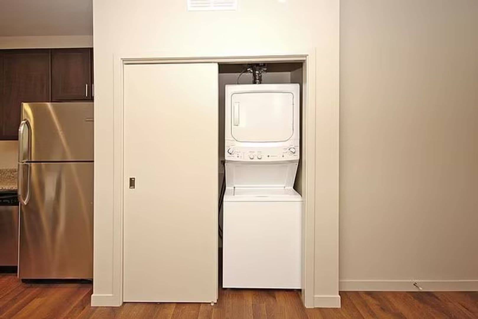 Minneapolis Apartment: 711 4th St SE