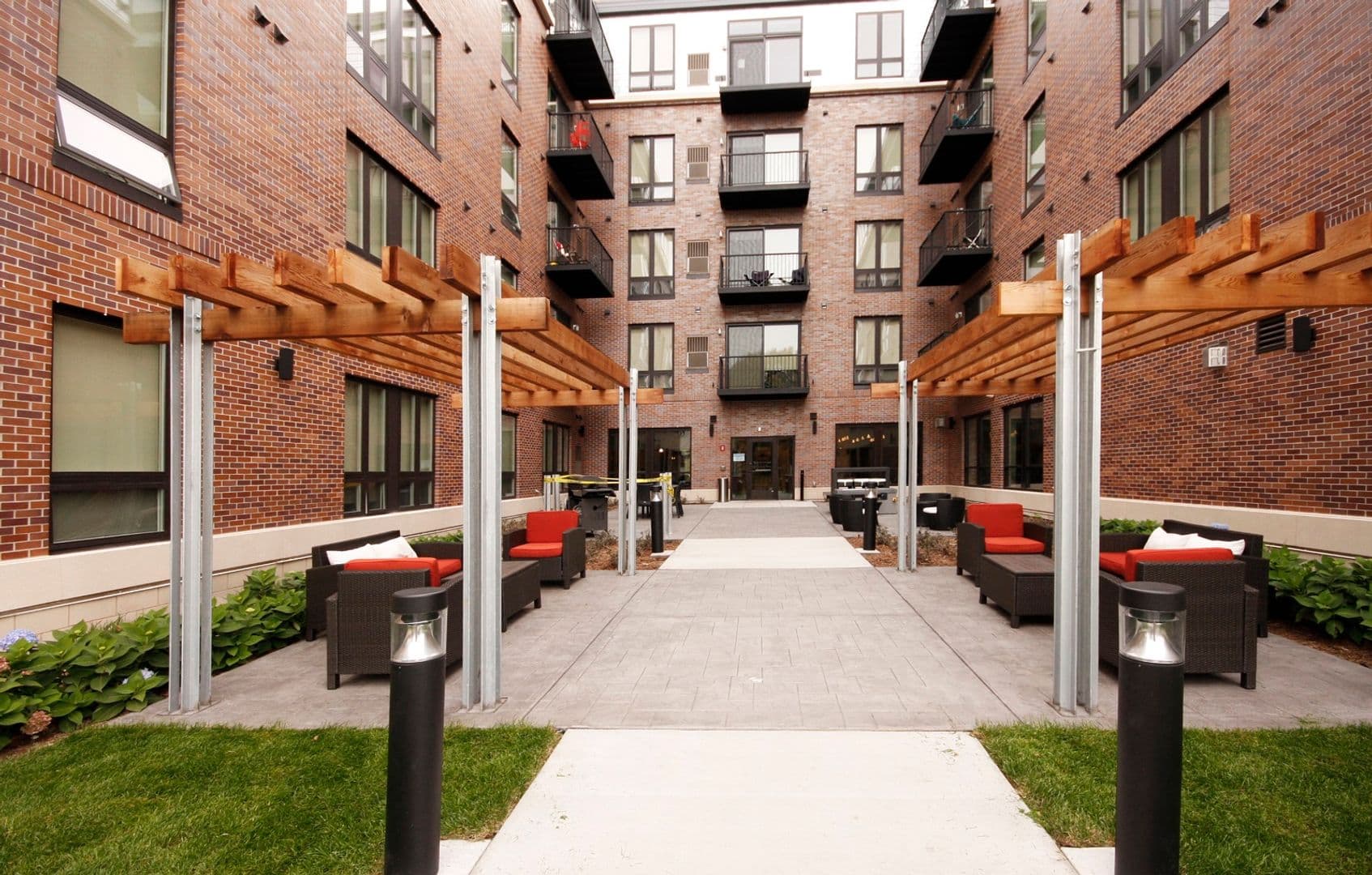 Minneapolis Apartment: 711 4th St SE
