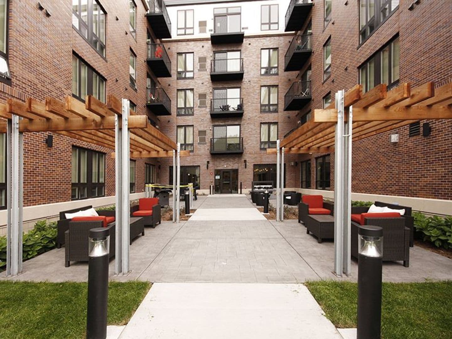 Minneapolis Apartment: 711 4th St SE