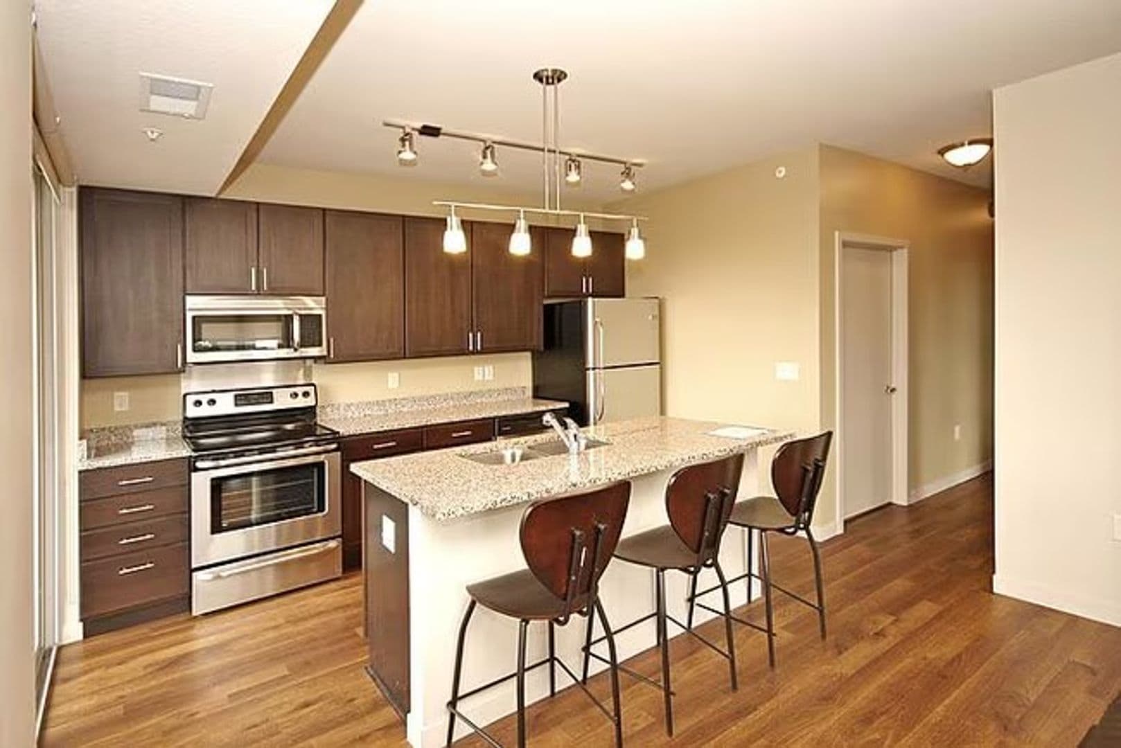 Minneapolis Apartment: 711 4th St SE