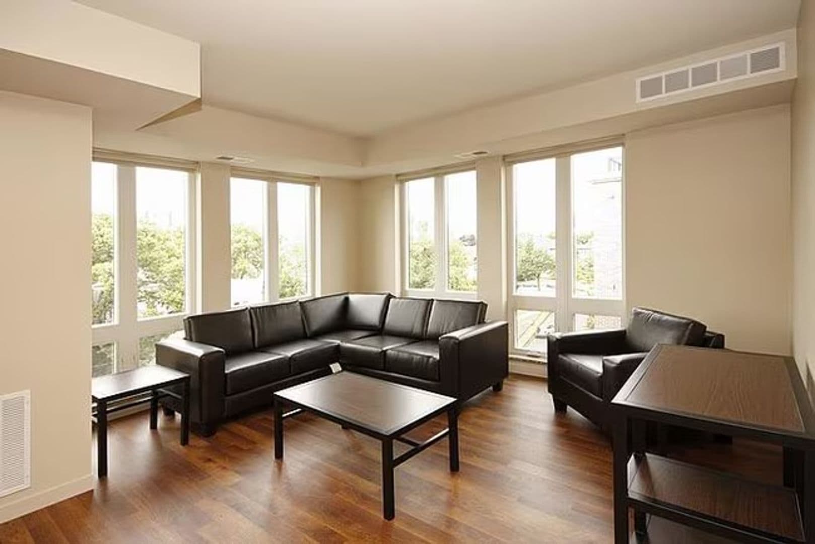 Minneapolis Apartment: 711 4th St SE