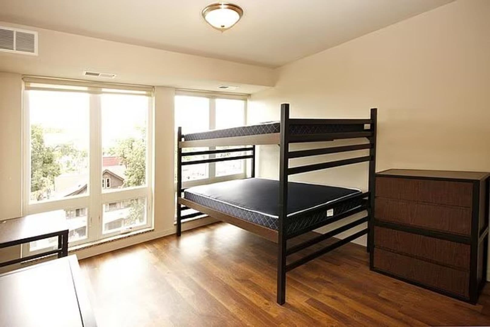Minneapolis Apartment: 711 4th St SE