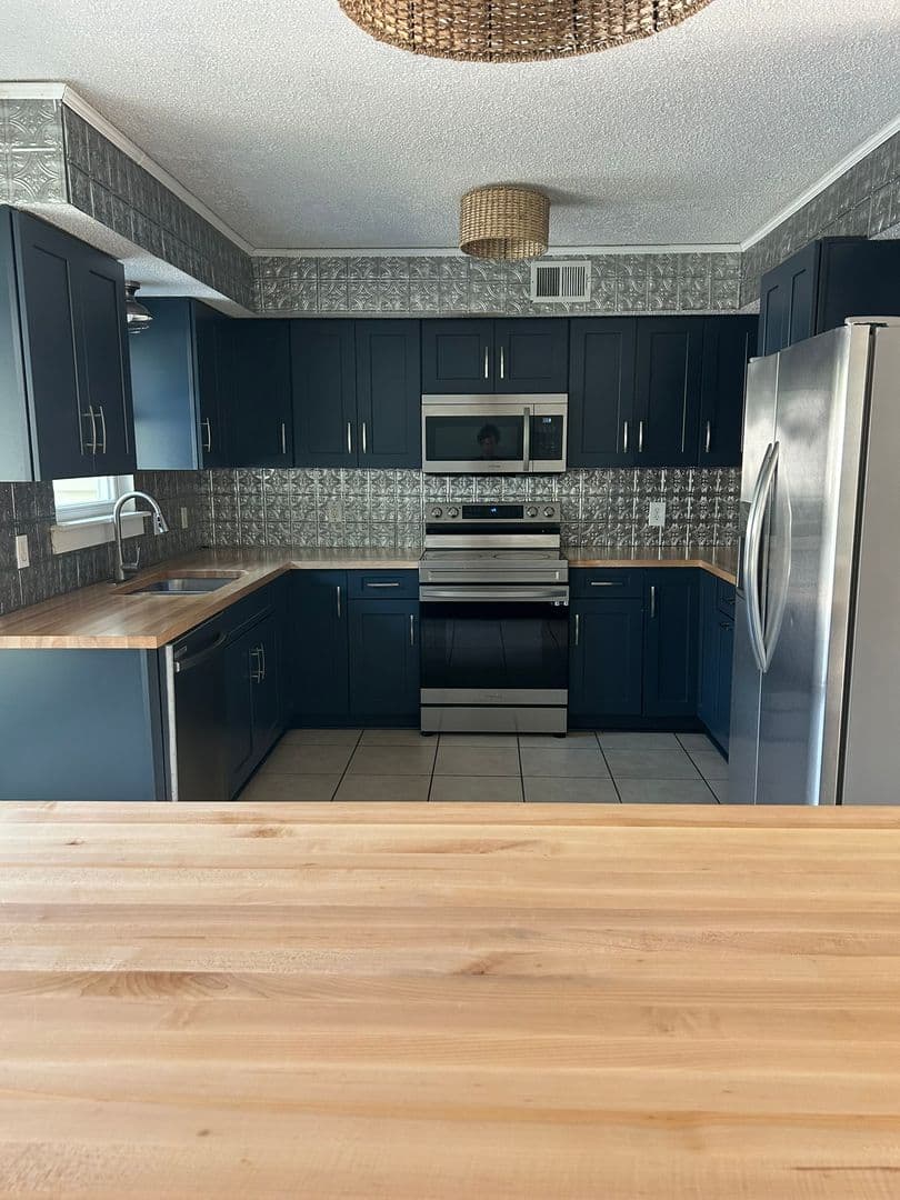 West Columbia House: 133 Darby Way