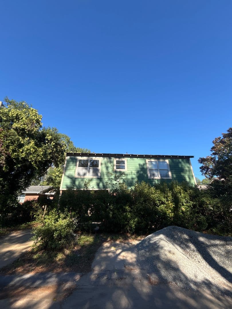Columbia House: 1105 1/2 Darlington Street