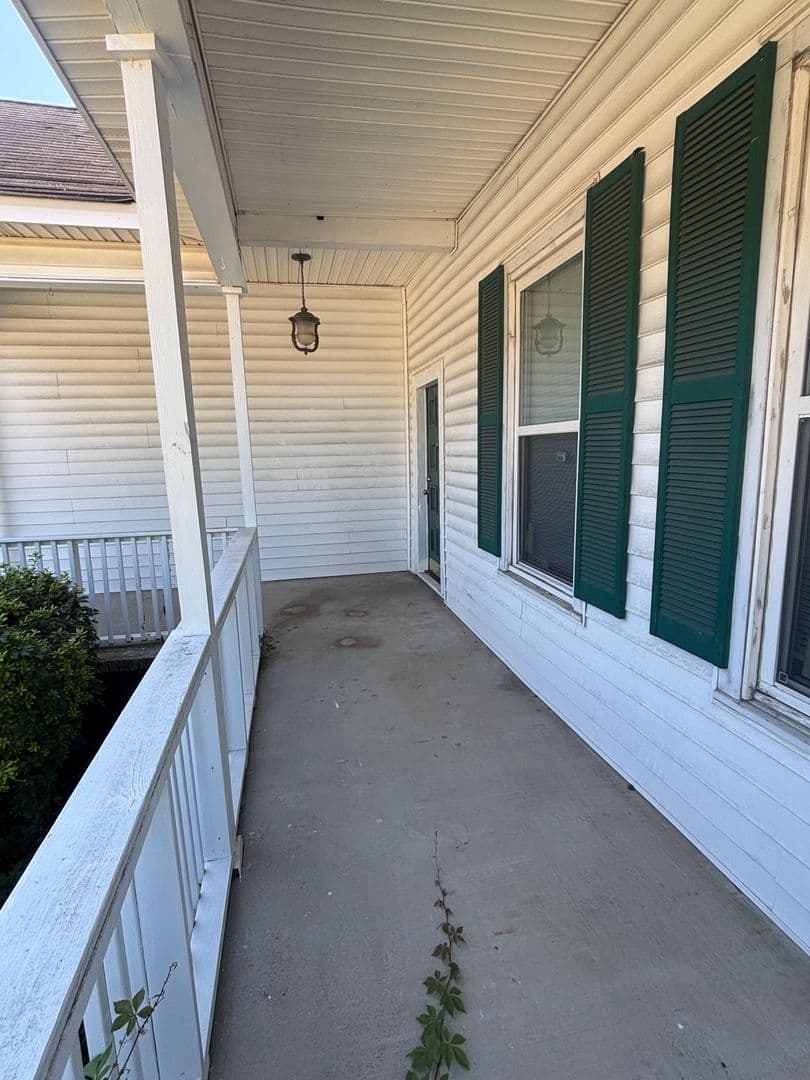 Columbia House: 1112 Olympia Avenue
