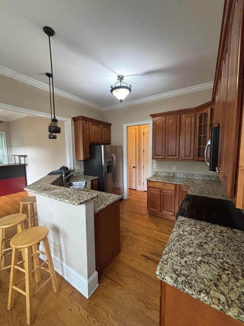 Columbia House: 1010 Woodrow Street