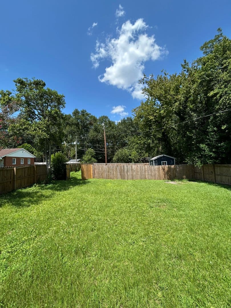 Columbia House: 3825 Monroe Street