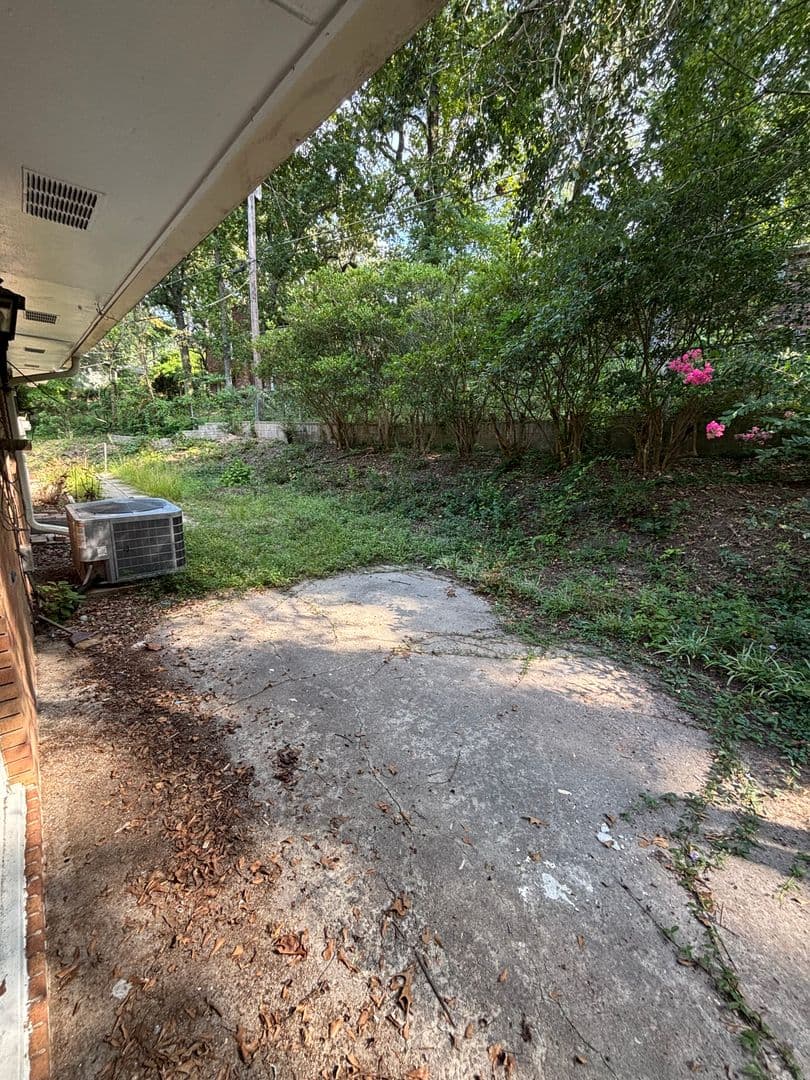 Columbia House: 3820 Edinburgh Rd
