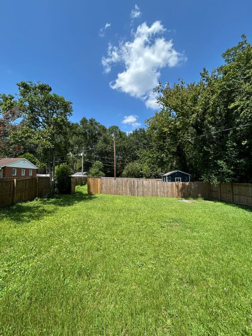Columbia House: 3825 Monroe Street