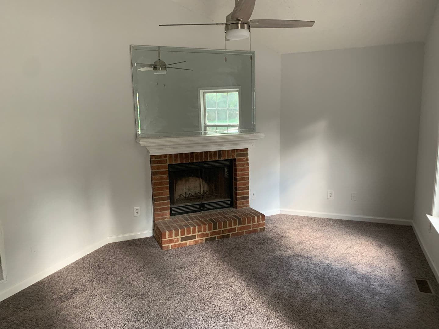 Columbia House: 4029 Hickory Street