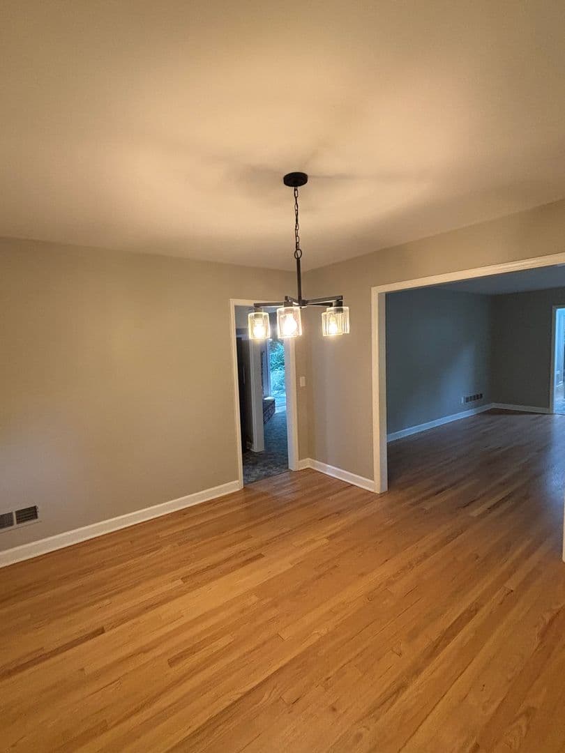 Columbia House: 3820 Edinburgh Rd
