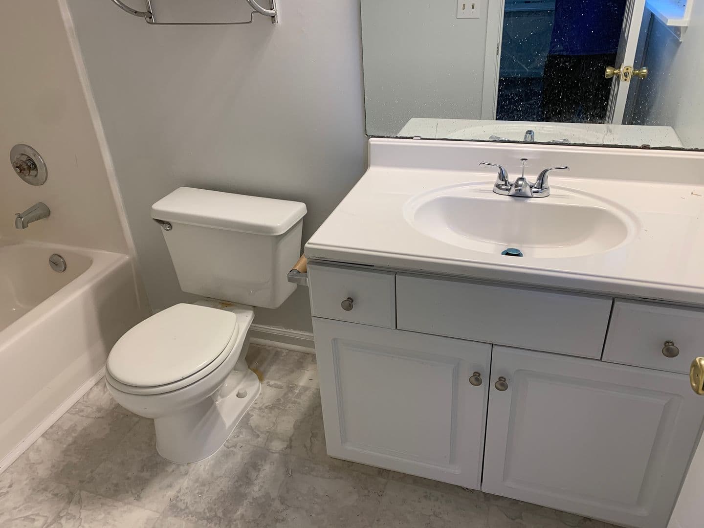 Columbia House: 4029 Hickory Street