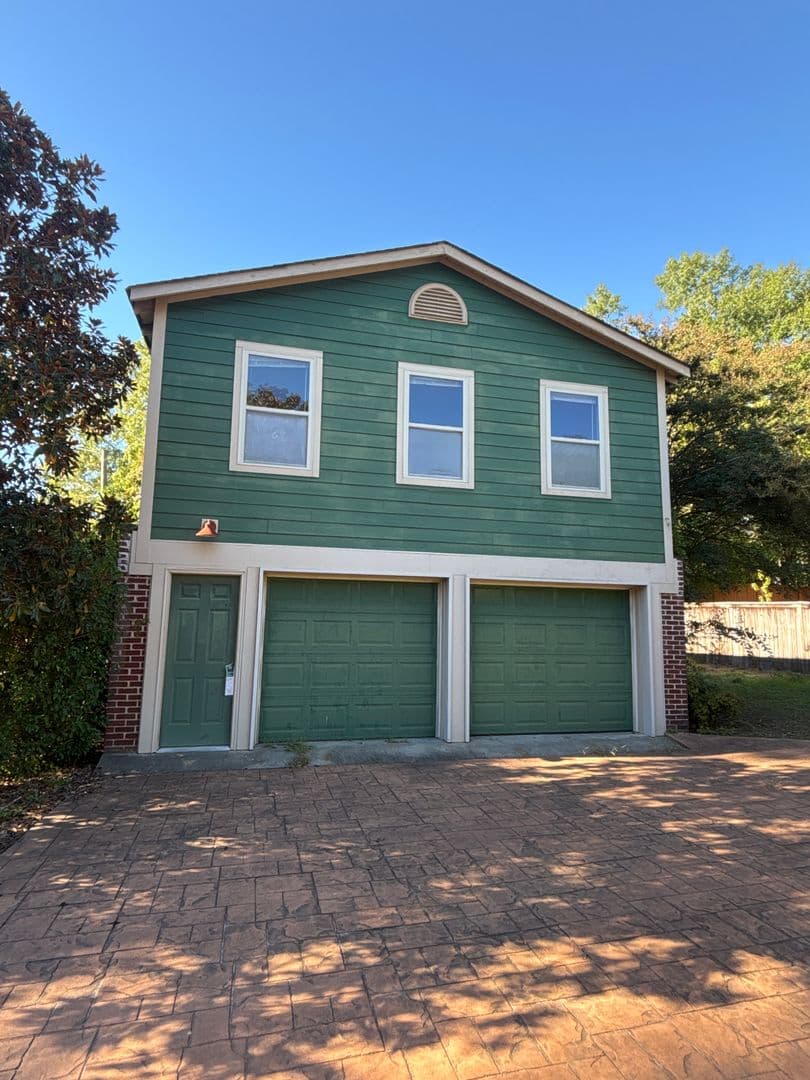Columbia House: 1105 1/2 Darlington Street