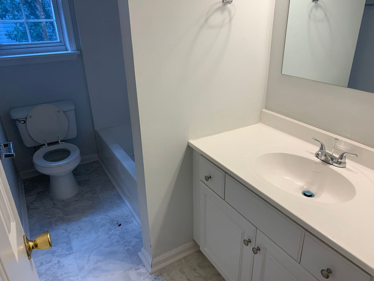 Columbia House: 4029 Hickory Street