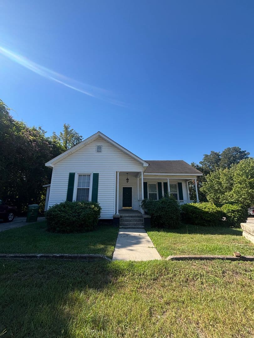 Columbia House: 1112 Olympia Avenue