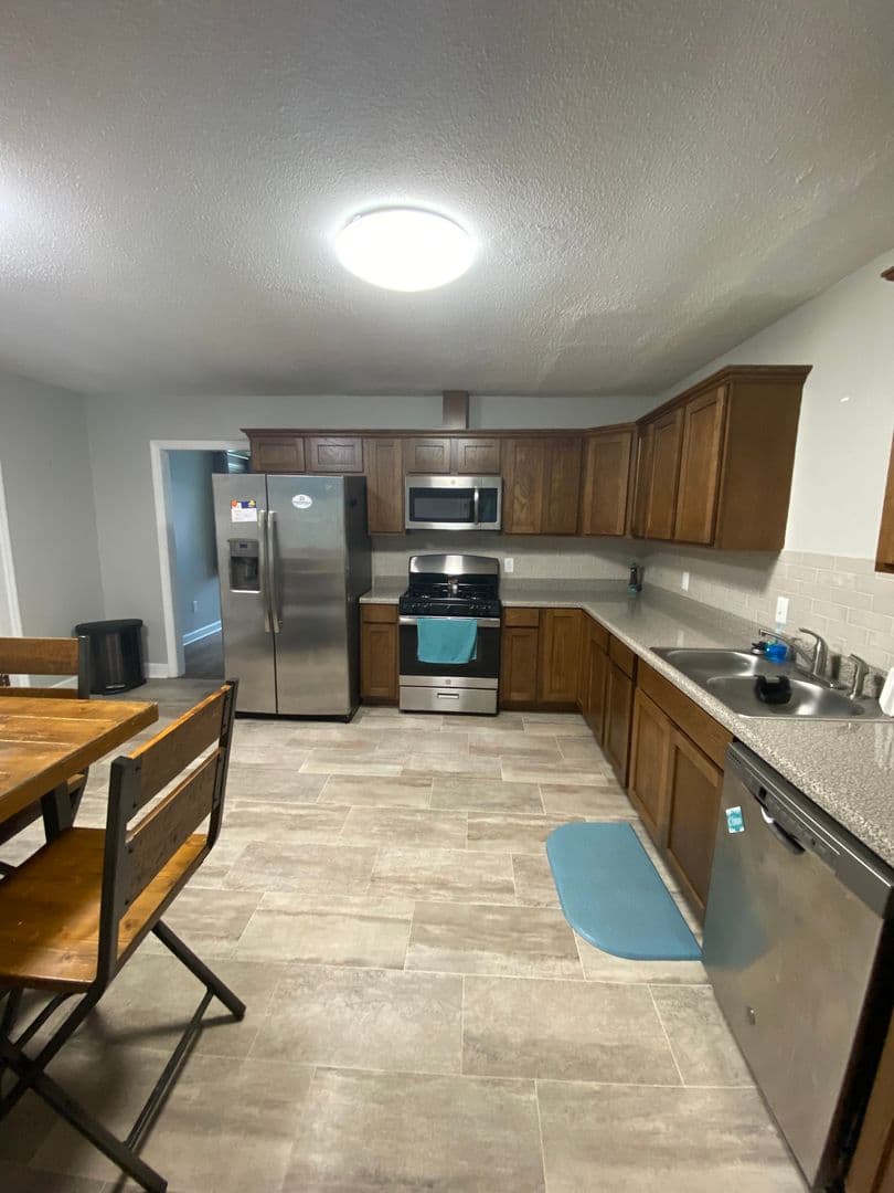 Columbia House: 1121 South Kilbourne Road