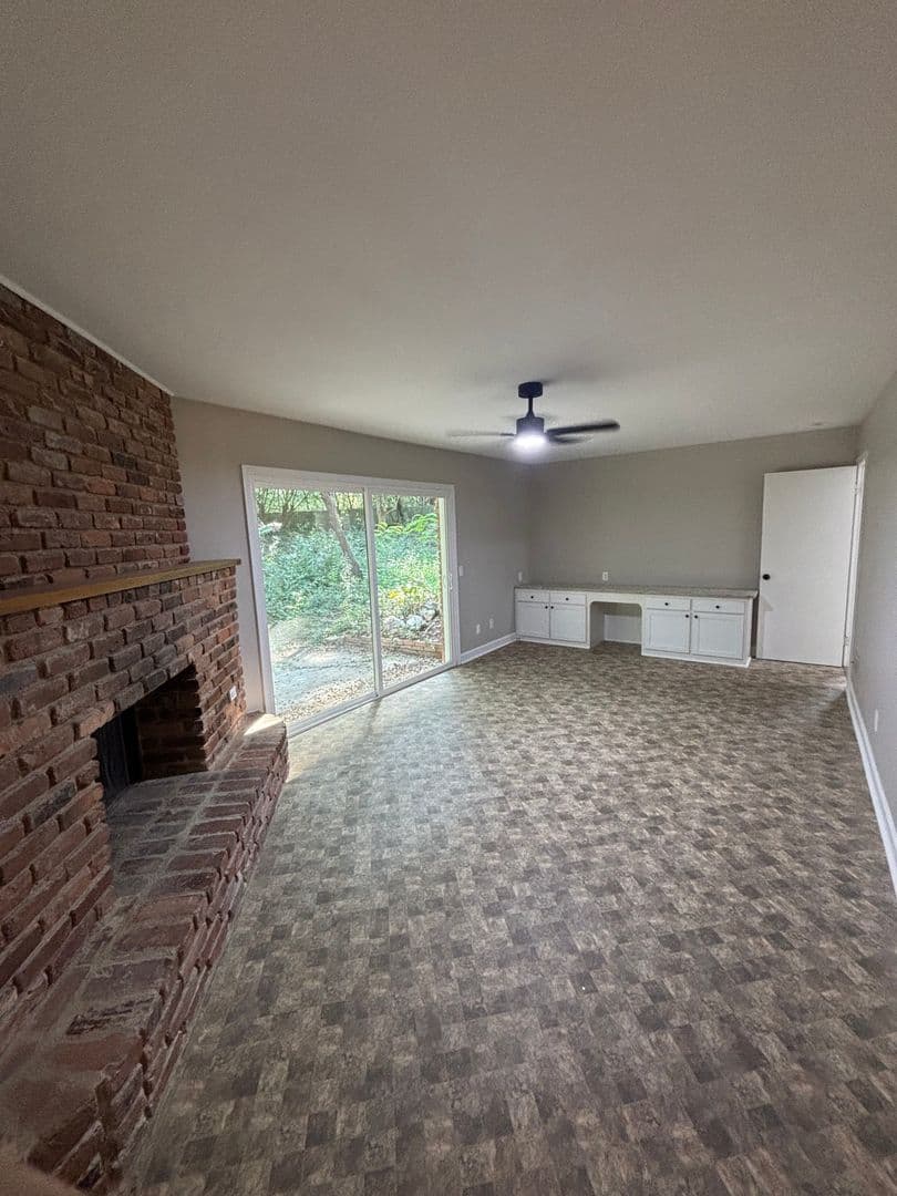 Columbia House: 3820 Edinburgh Rd