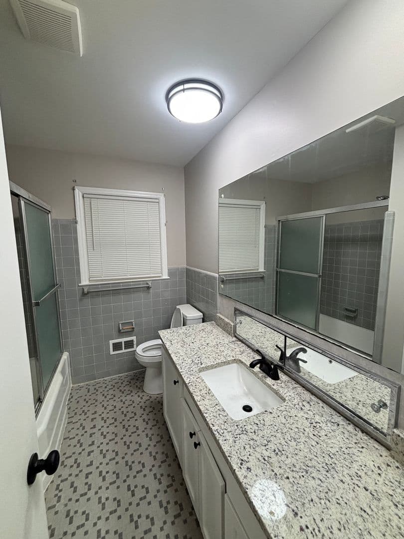 Columbia House: 3820 Edinburgh Rd