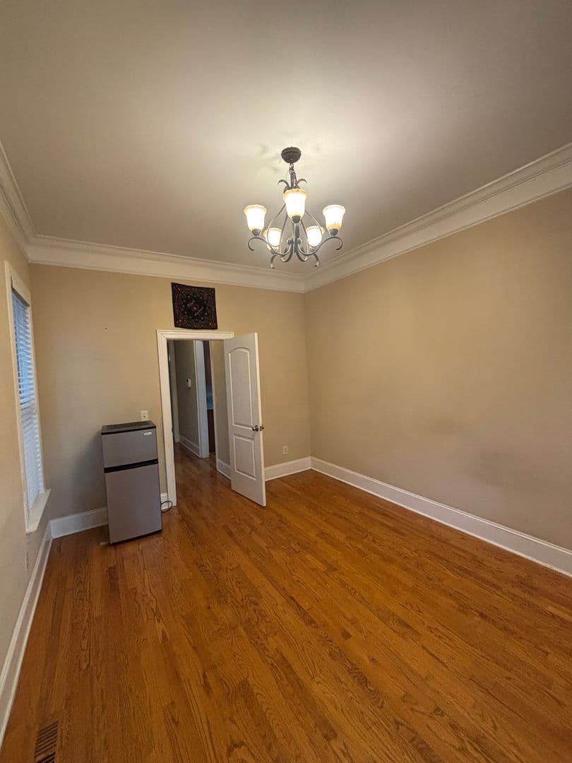 Columbia House: 1010 Woodrow Street