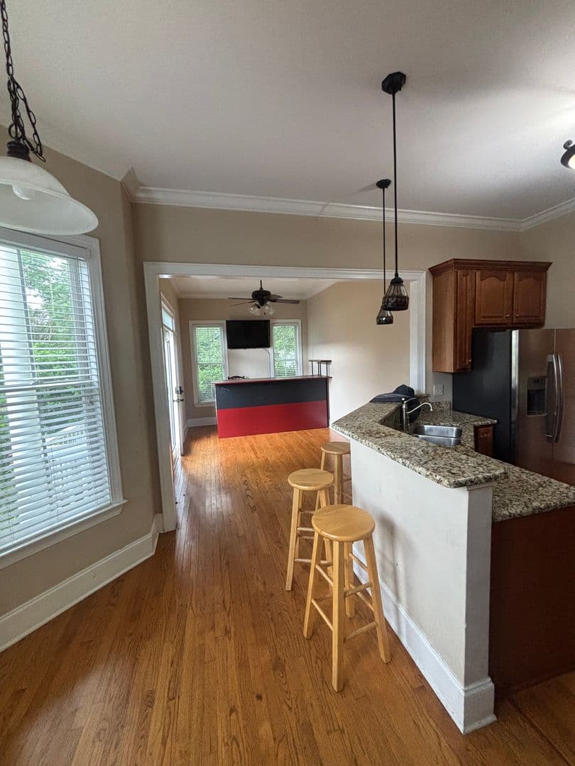 Columbia House: 1010 Woodrow Street