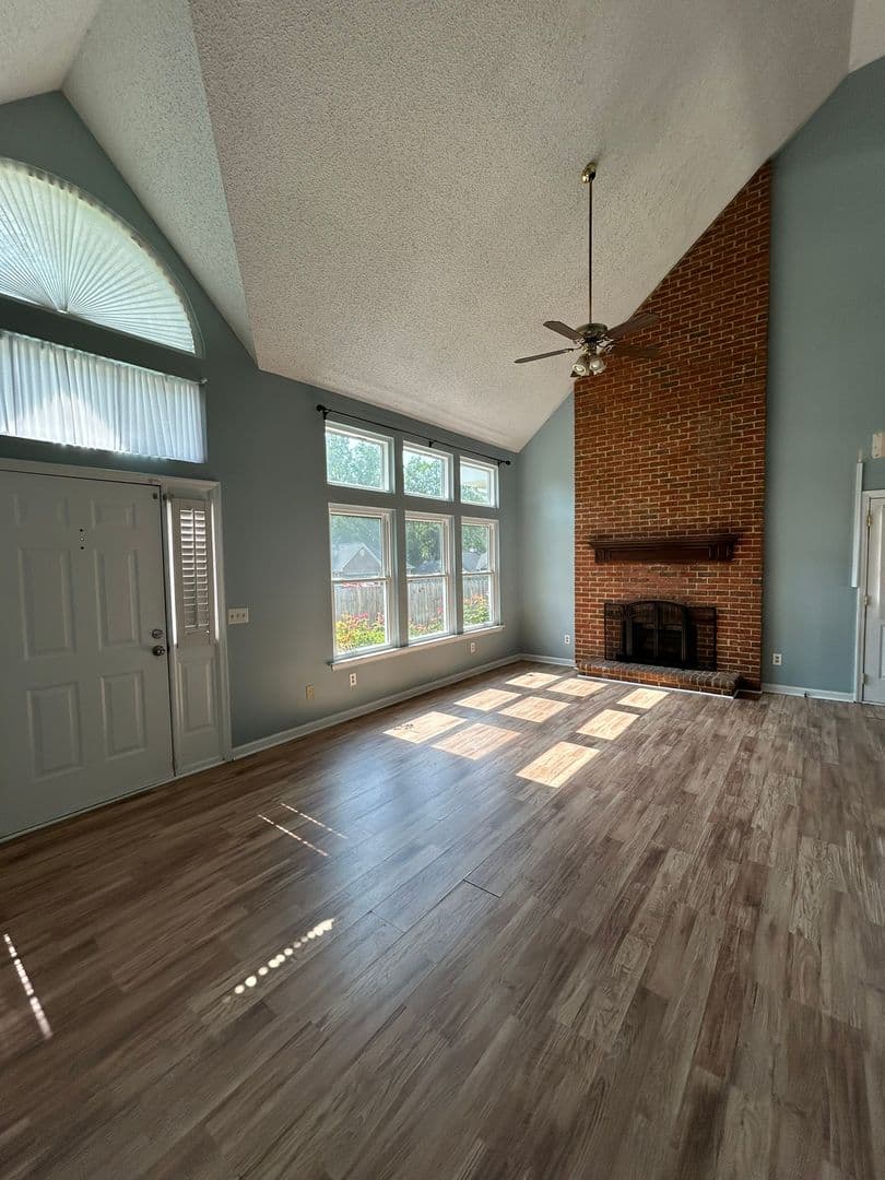 West Columbia House: 133 Darby Way