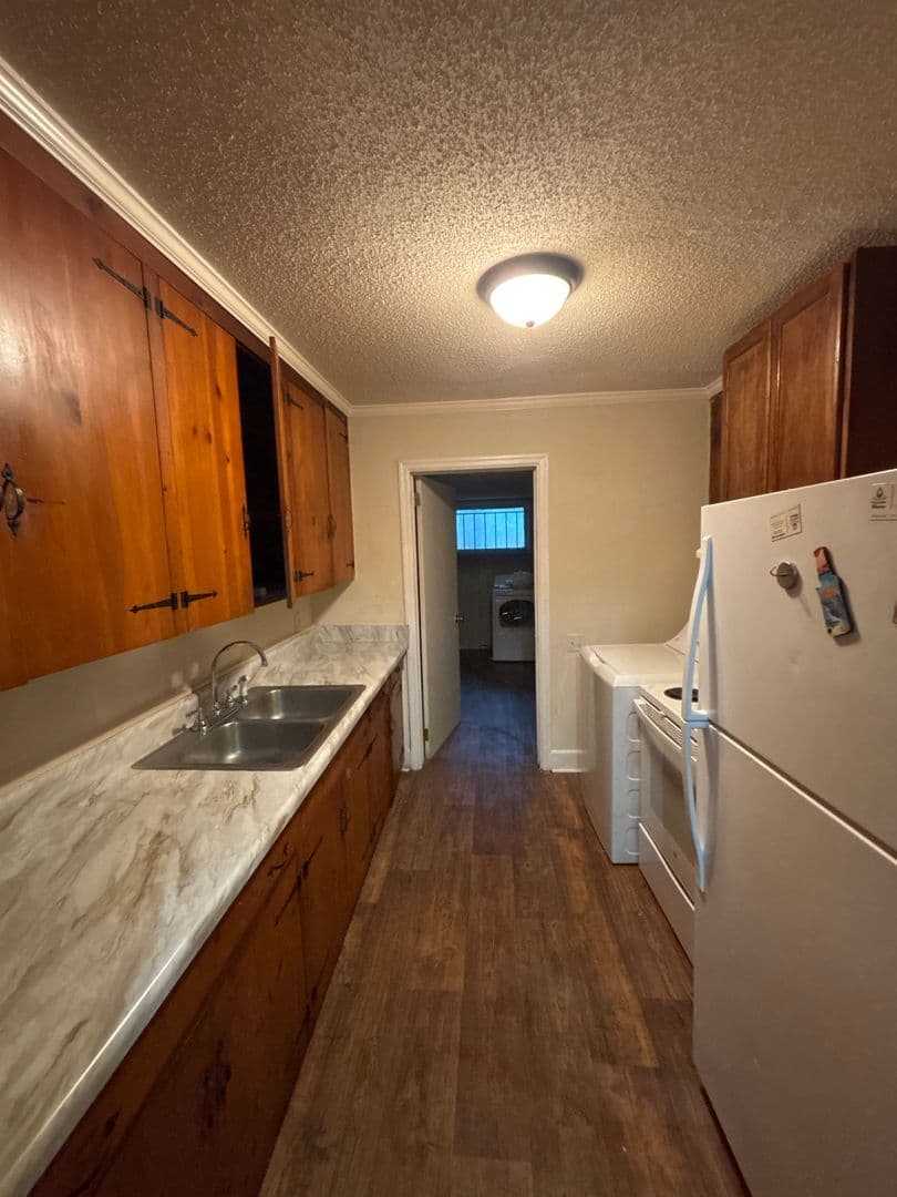 Columbia Apartment: 317 Beltline Blvd