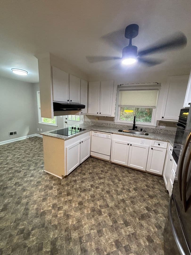 Columbia House: 3820 Edinburgh Rd