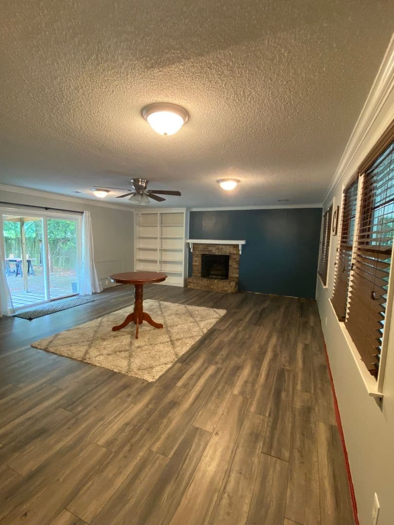 Columbia House: 1121 South Kilbourne Road