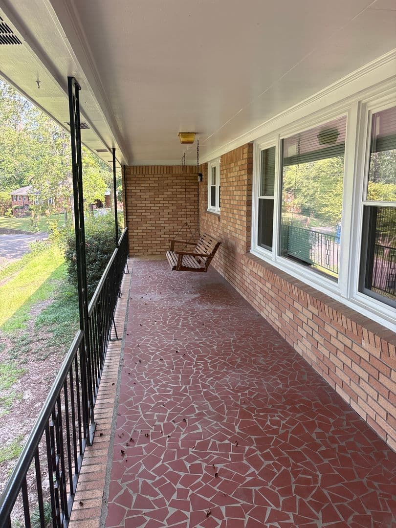 Columbia House: 3820 Edinburgh Rd
