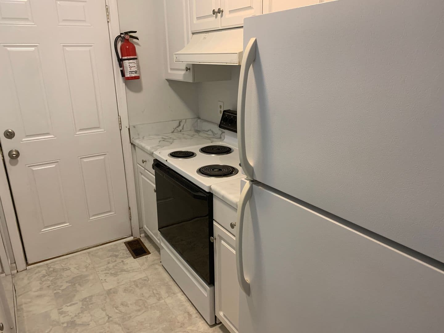 Columbia House: 4029 Hickory Street