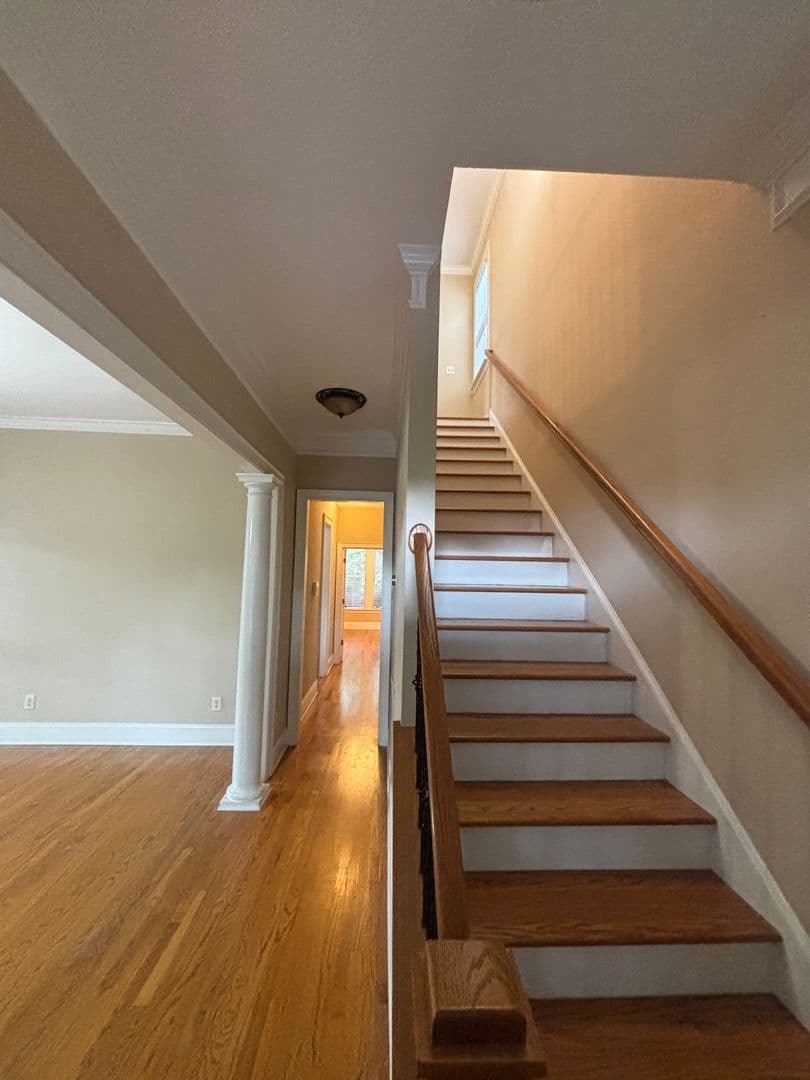 Columbia House: 1010 Woodrow Street