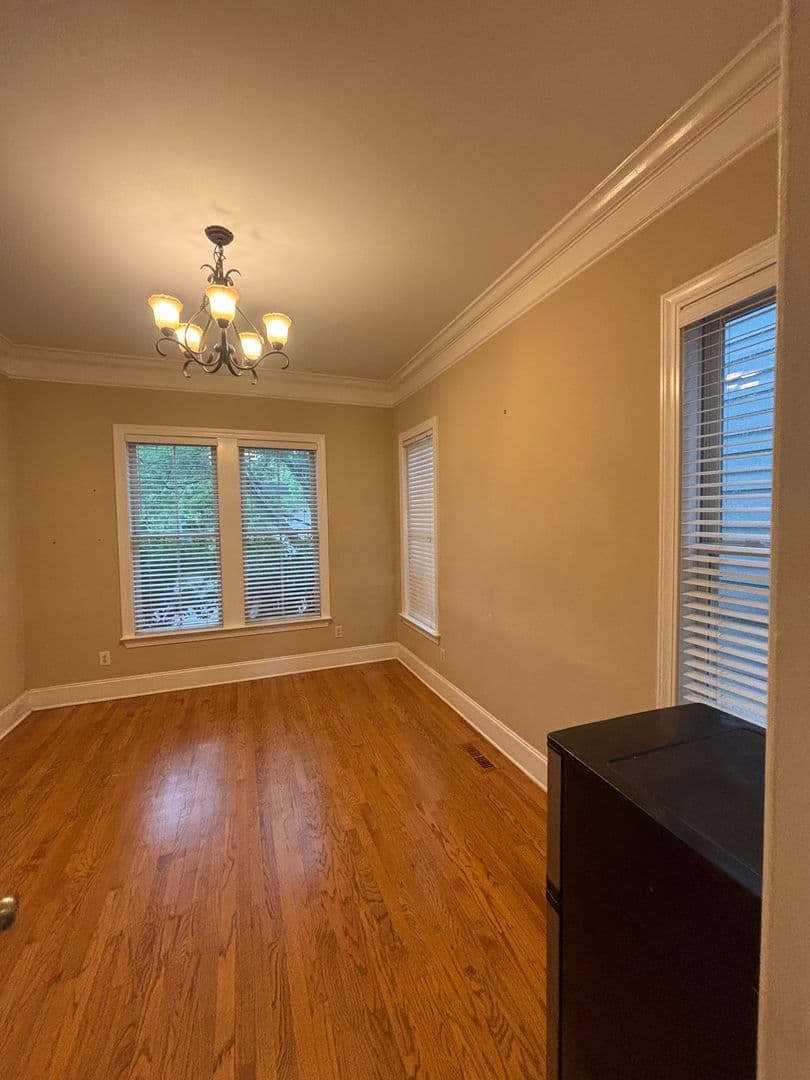 Columbia House: 1010 Woodrow Street