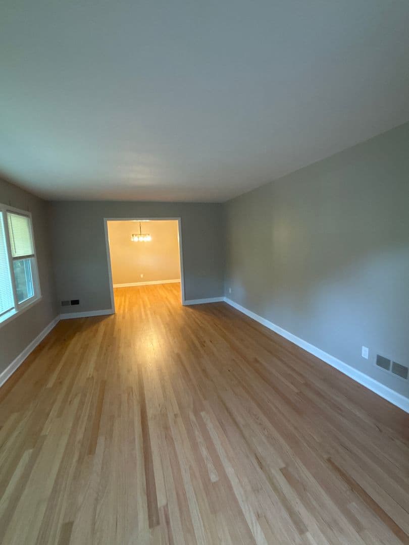 Columbia House: 3820 Edinburgh Rd
