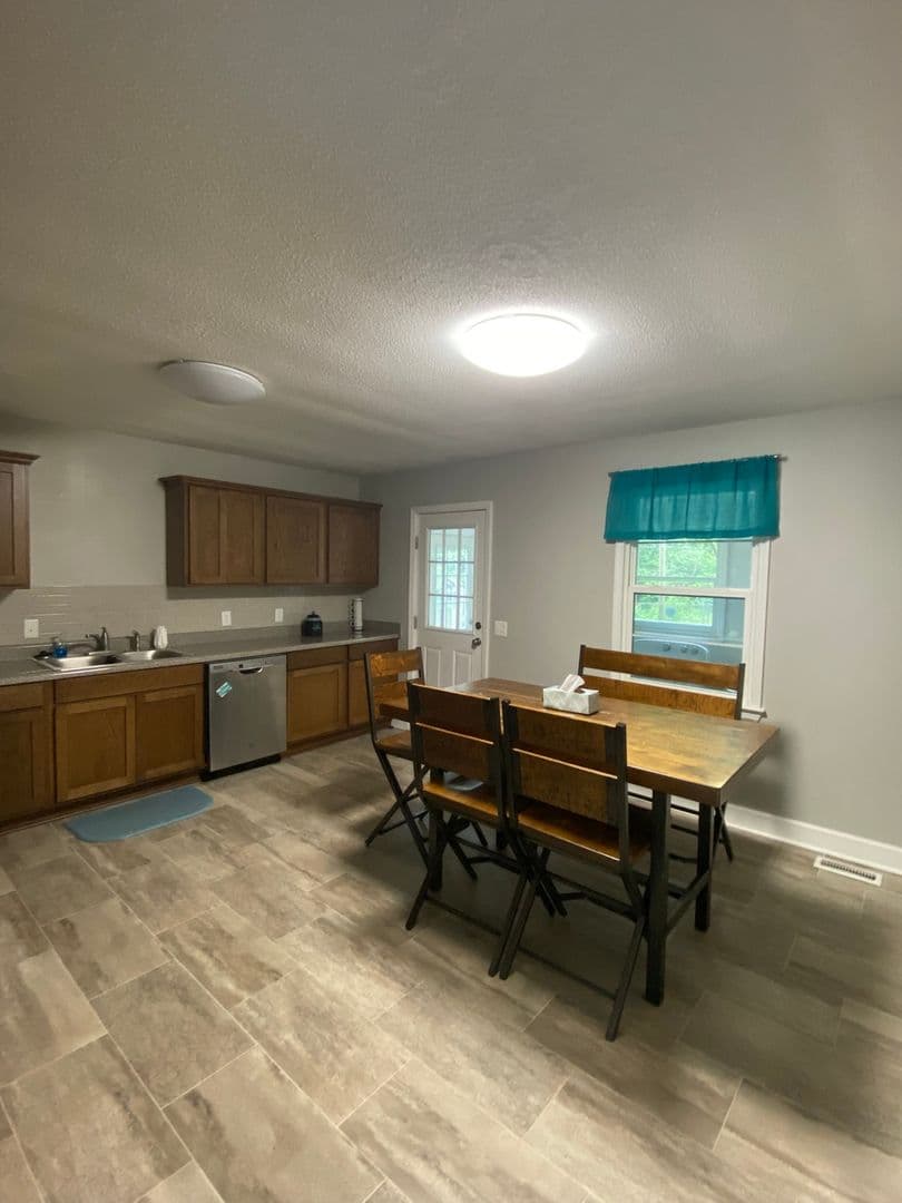 Columbia House: 1121 South Kilbourne Road